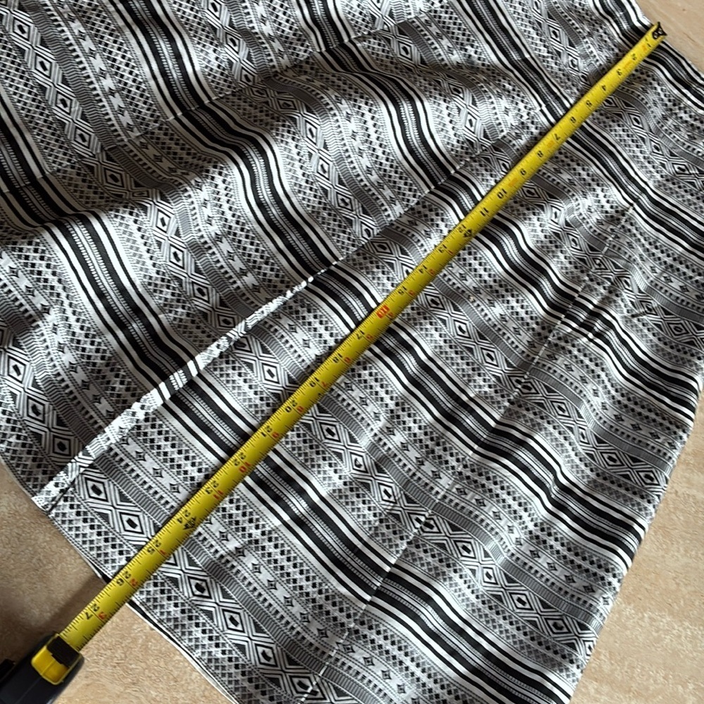 Nine Wear skirt, full with pleats, black & white woven stripe & pattern. 16 EUC - Picture 14 of 17
